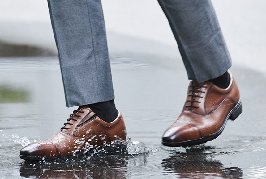 雨に濡れた革靴のケアはどうする？