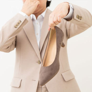 パンプスのニオイってどうすれば良い？ 簡単にできる予防・対処法