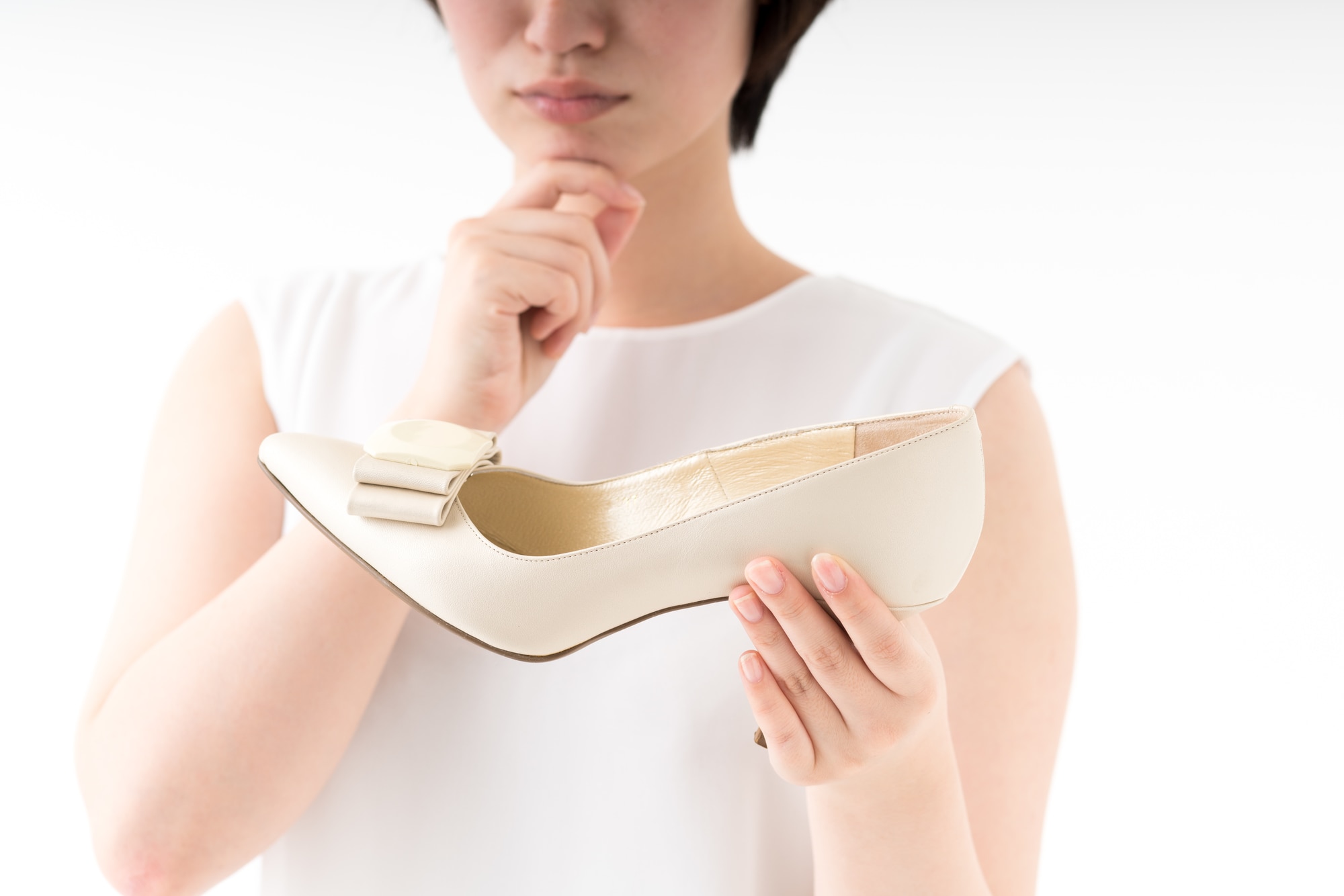 パンプスのニオイが気になる時の対処法"