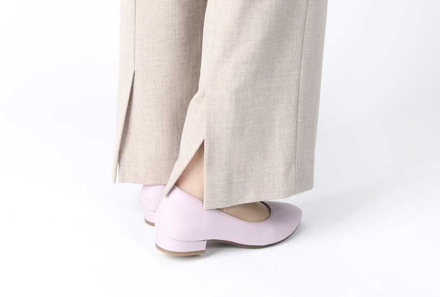 ローヒールのパンプスの魅力"