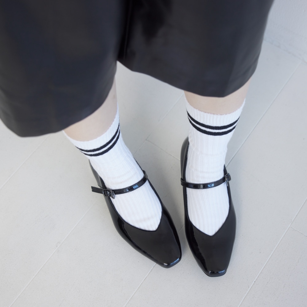 メリージェーンパンプスと靴下