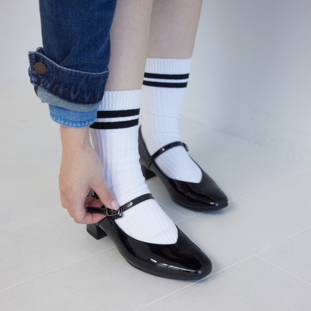 メリージェーンパンプスと靴下