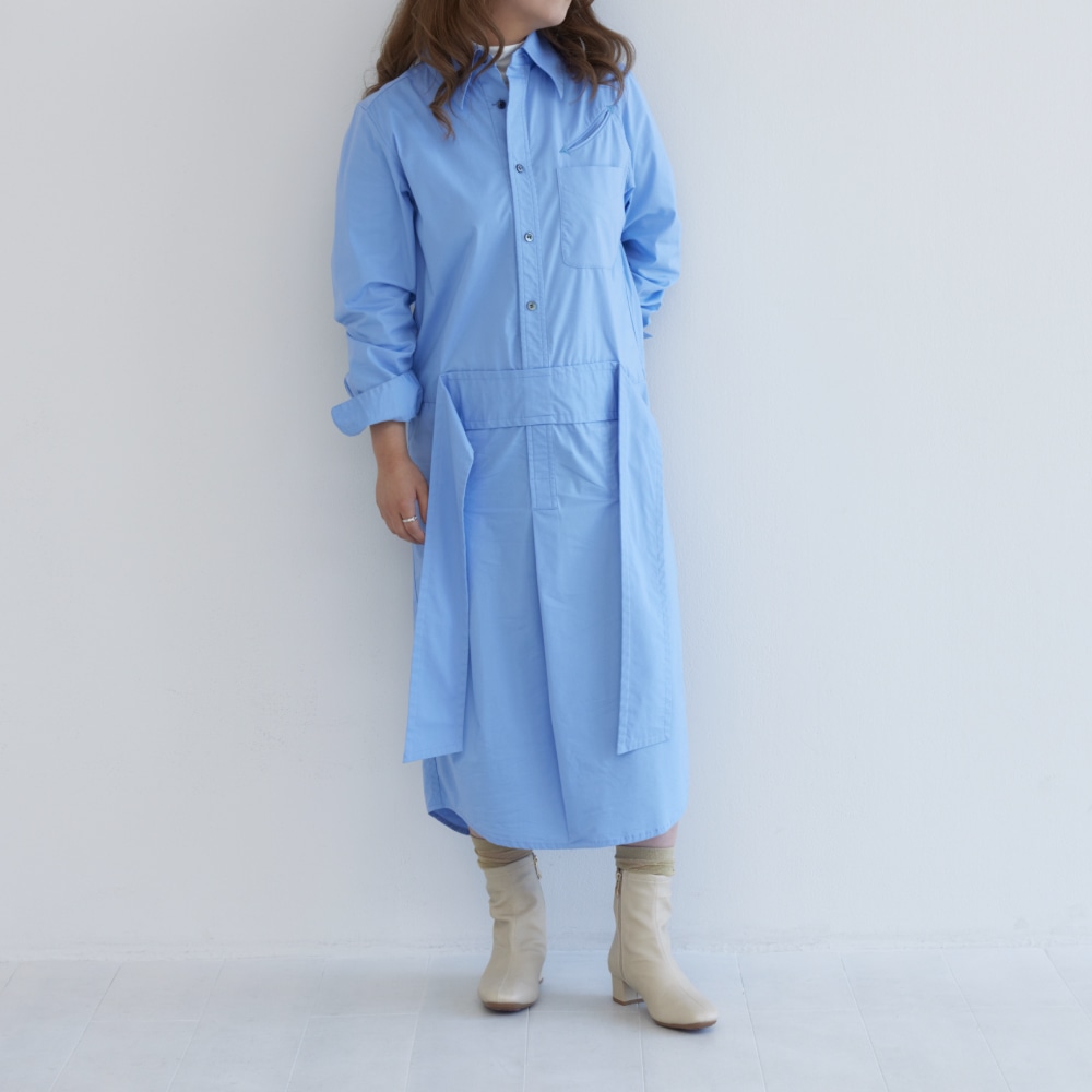 アイボリーの晴雨兼用ストレッチブーツ