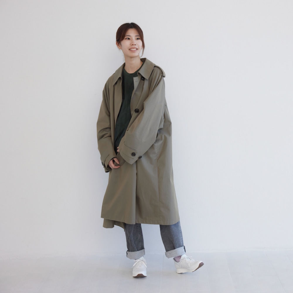 白いレザースニーカー