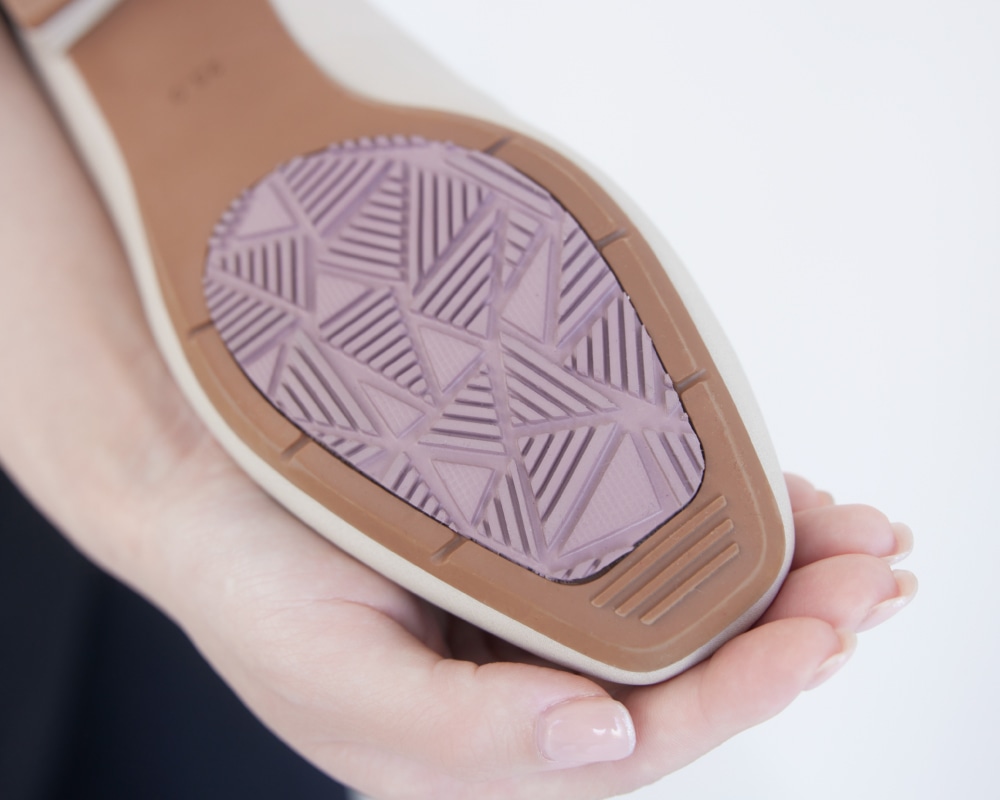 アイボリーのビットローファー