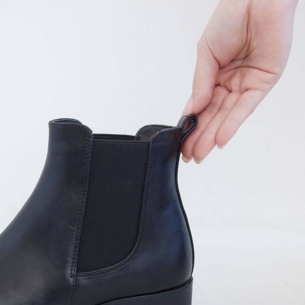 黒のサイドゴアブーツ