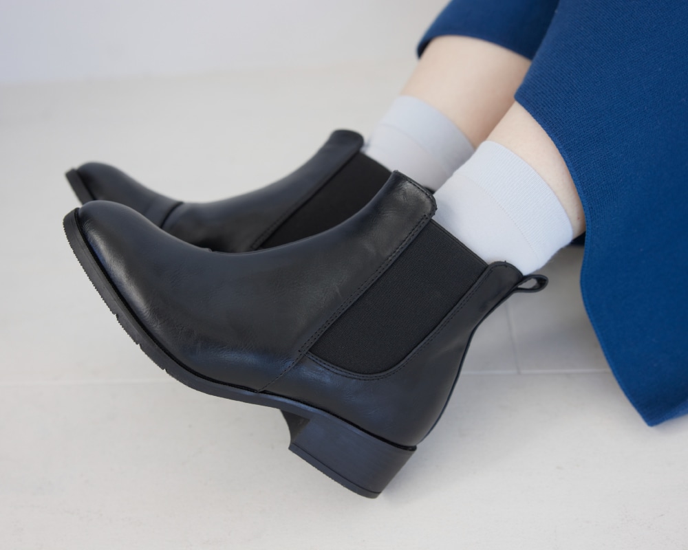 黒のサイドゴアブーツ